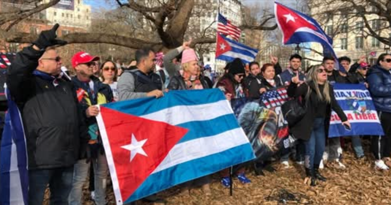 Peaceful protest in front of the White House demanding freedom for political prisoners (May 20, 2024) — Anti-Communist Movement